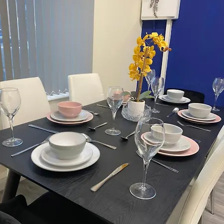 公寓 Betty's Apartment- Metres From Train Station 哈罗盖特