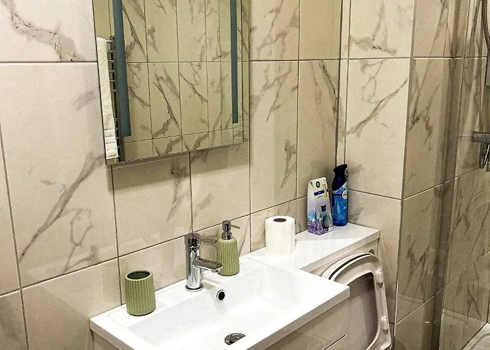 Betty's Apartment- Metres From Train Station Apartment Harrogate