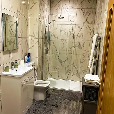 Appartement Betty's Apartment- Metres From Train Station